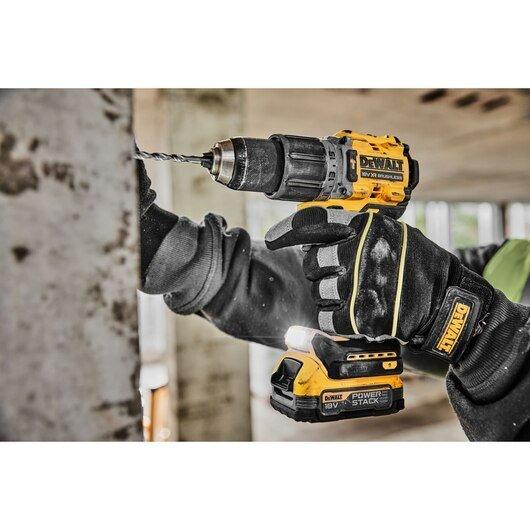 Trapano DeWalt a percussione 2 velocità brushless 18V XR - 2 x POWERSTACK Compact DCD805E2T-QW