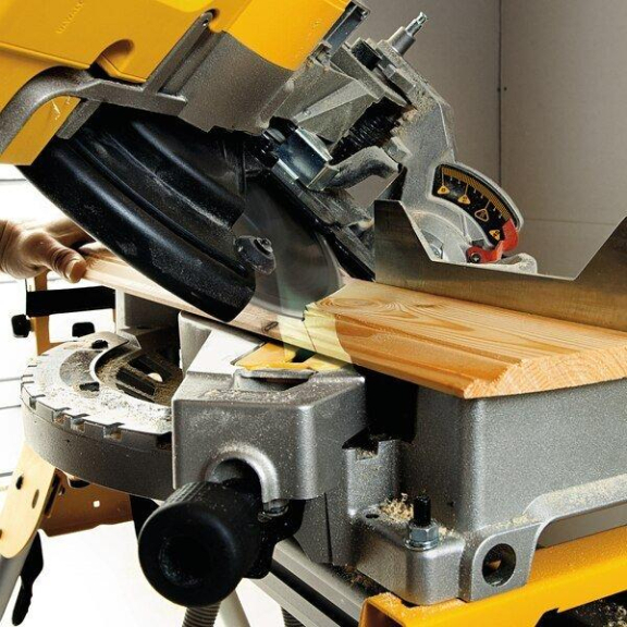 TRONCATRICE DA BANCO DEWALT D27113