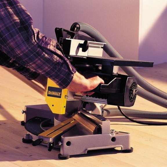 Troncatrice testa fissa con pianetto 260mm DEWALT DW711-QS